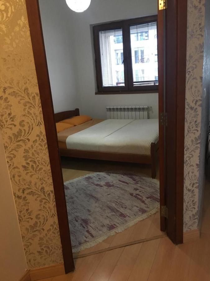 Two Rooms And Kitchen, Bathroom With Balcony Apartment Skopje Bagian luar foto