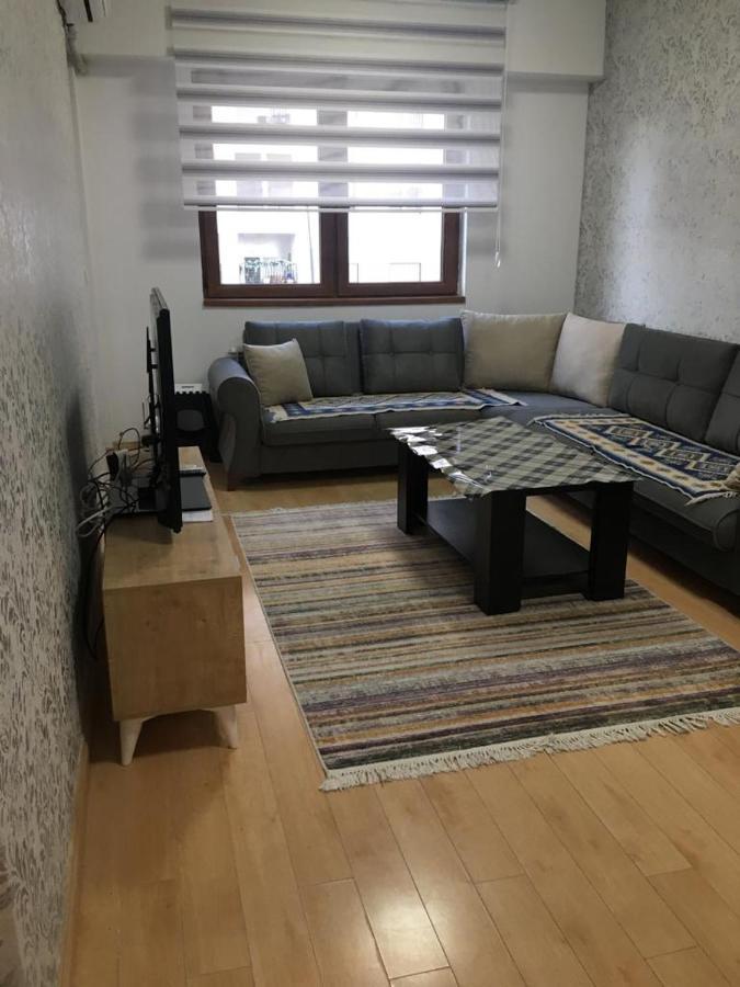 Two Rooms And Kitchen, Bathroom With Balcony Apartment Skopje Bagian luar foto