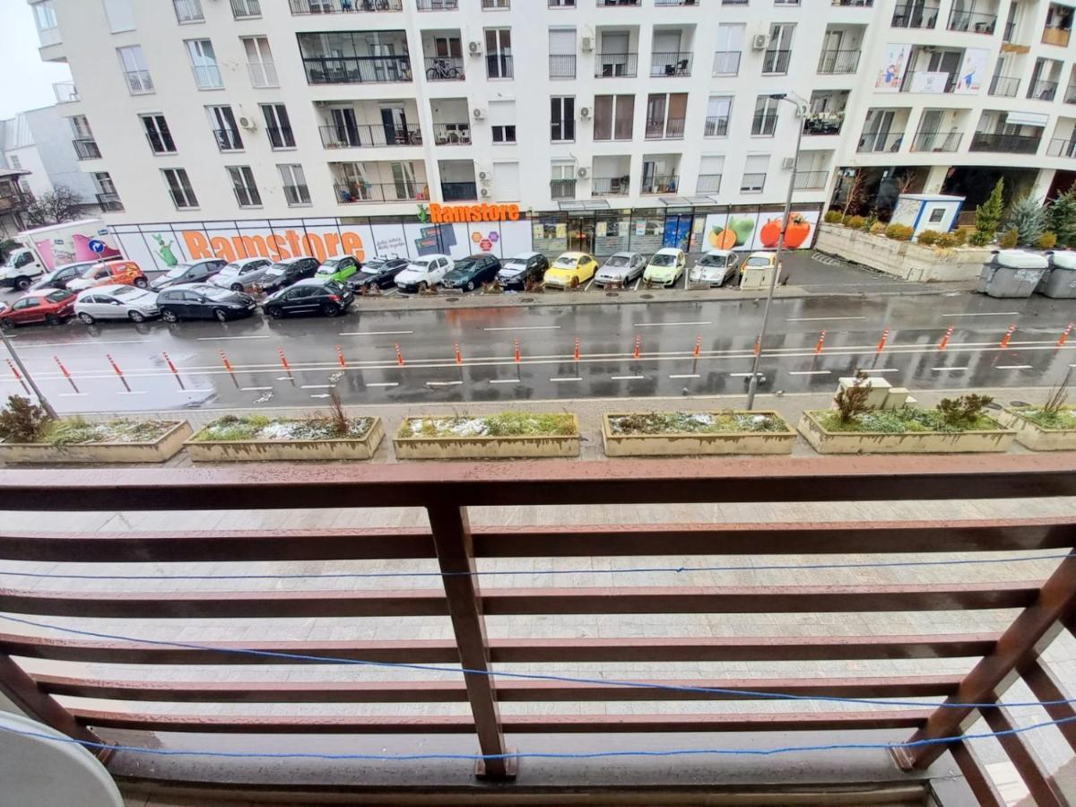 Two Rooms And Kitchen, Bathroom With Balcony Apartment Skopje Bagian luar foto