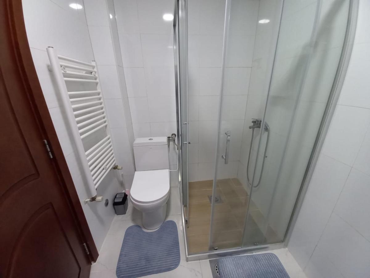 Two Rooms And Kitchen, Bathroom With Balcony Apartment Skopje Bagian luar foto