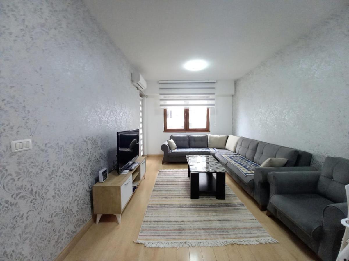 Two Rooms And Kitchen, Bathroom With Balcony Apartment Skopje Bagian luar foto